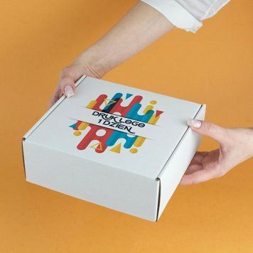 Pudełka Fasonowe z Nadrukiem 19x18x7 sm CMYK Karton Pudełko